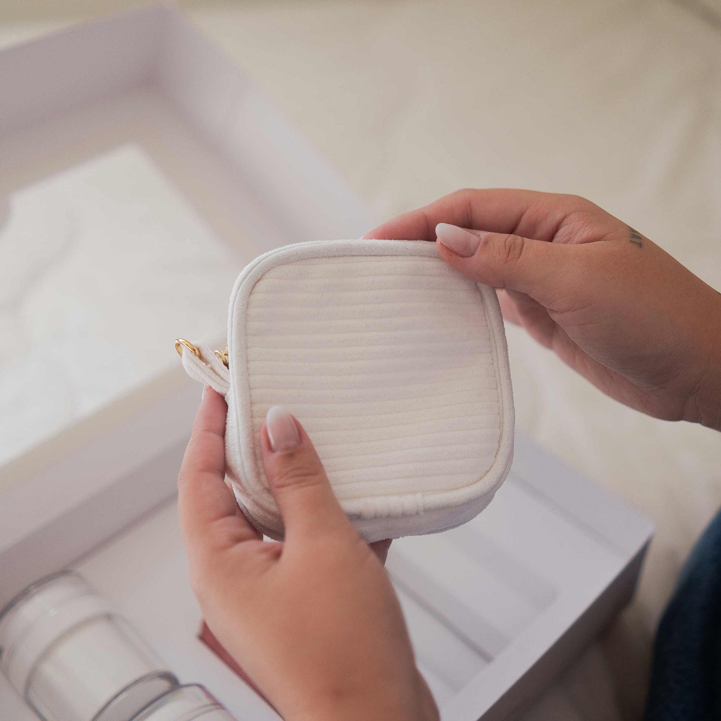 Bolsinha Cotelê - Cuide de você