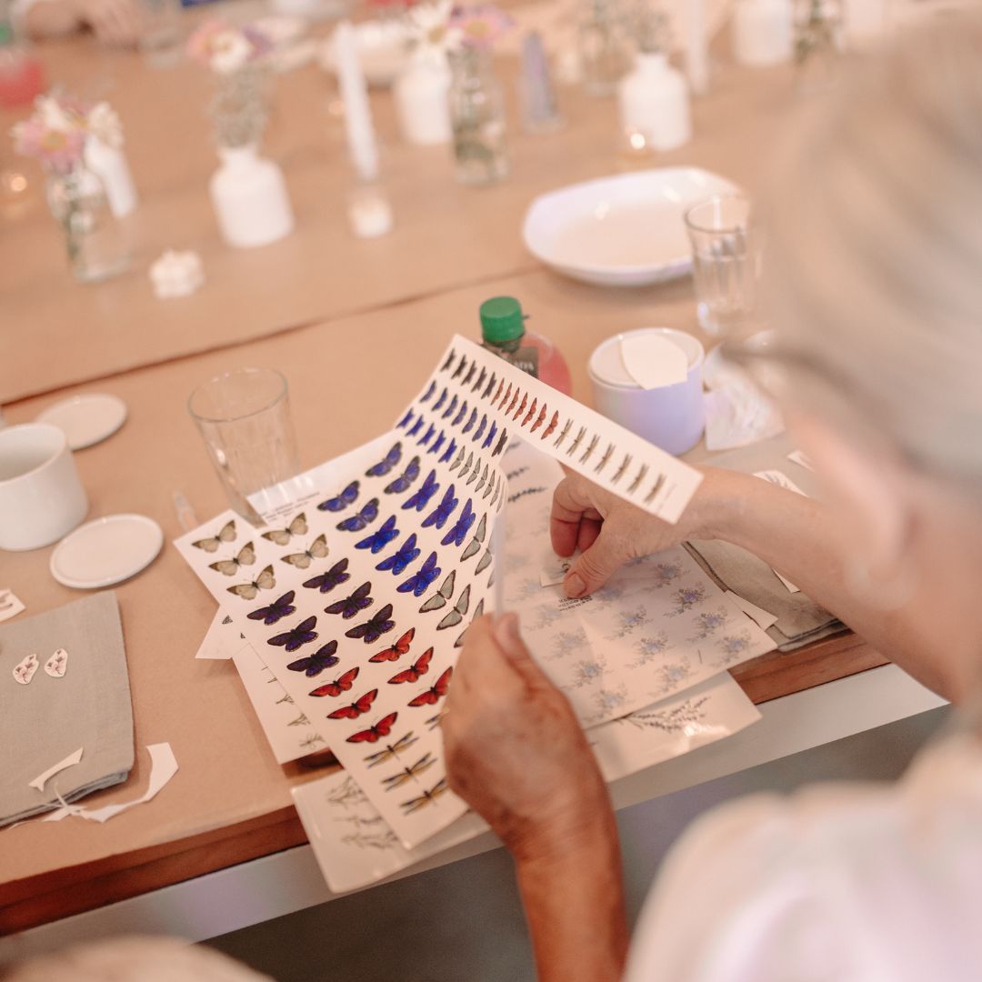 Oficina: decalque em porcelana