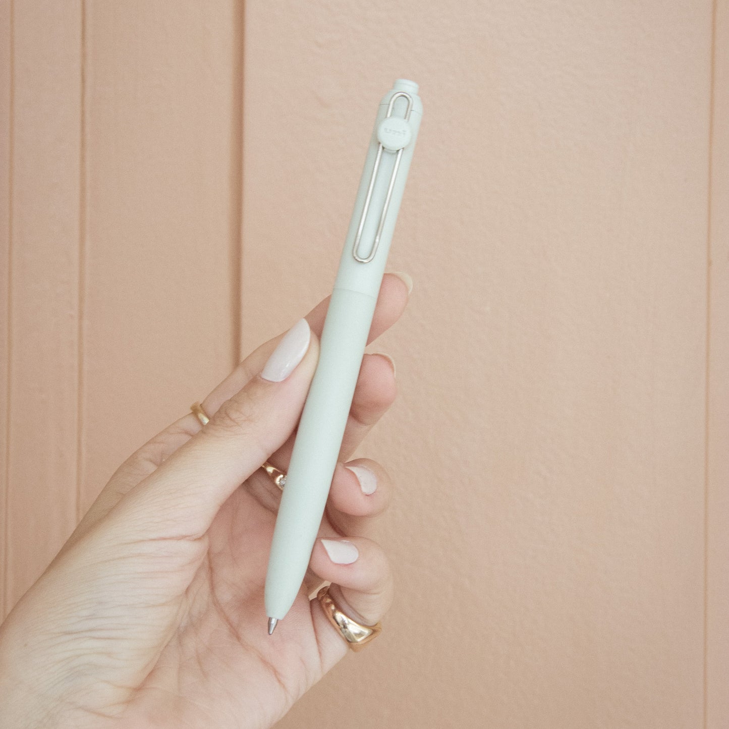 Caneta Uniball Zento