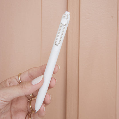 Caneta Uniball Zento